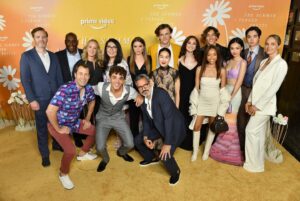 David Iacono Instagram - @thesummeriturnedpretty is out today on @primevideo , enjoy the beautiful world the crew and cast worked so hard to create 💛 (I don’t own the song Instagram!)