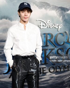 David Iacono Instagram - got to go to the @percyseries world premiere and the seaweed in my brain still hasn’t recovered. oh my gods. 
what a show. 

styled by @benjaminholtrop 💙🗡️
