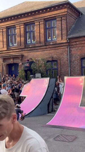 David Loy Instagram - Day 1 @copenhagenopen good times on the @1up_crew_official obstacle 🤘🏼❤️‍🔥 #copenhagenopen