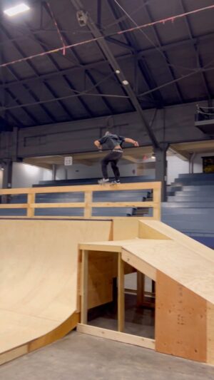 David Loy Instagram - Couple clips from the @7genskate contest nothin but good vibes and energy in there! Much Love to everyone that ripped all weekend, put the event on and all the fans of skateboarding that came out to support! You guys rule thank you 🇨🇦🤘🏼❤️‍🔥 
SEE YOU NEXT YEAR