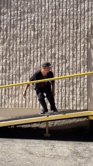 David Loy Instagram - skateboarding ❤️‍🔥 

🤳🏼 @spencerburdock