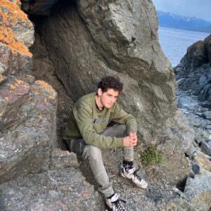 David Mazouz Instagram - We’ve been having fun in Alaska thanks for asking 😁