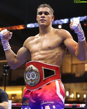 David Nyika Instagram - La cartelera #FuryUsyk comenzó con la victoria de David Nyika por nocaut técnico en el cuarto round 🔥 #RingOfFire