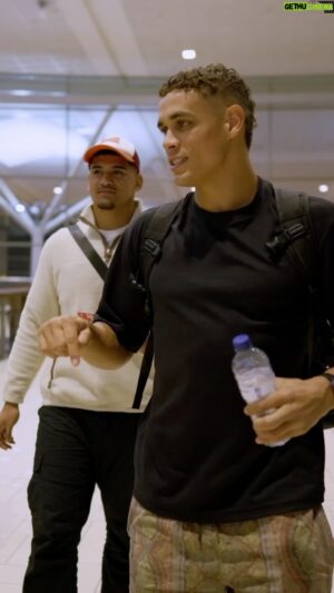 David Nyika Instagram - Here we go again 🫡 

Amazing reception here in Saudi Arabia, never sure what to do with my hands 🤲🏽 shake n bake baby

#riyadhseason #furyusyk #may18 #fightagainstmalaria

📹 @jimmy.vailahi_