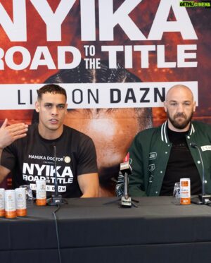 David Nyika Instagram - Unbeaten Kiwi star @davidnyika will put his undefeated record on the line against world class Aussie @blakecaparello. 📣

Former WBO world light heavyweight challenger Blake Caparello has defeated a host of Kiwi stars over a stellar 37-fight career. 🥊

The pair faced off for the first time in Auckland today in front of a full media scrum, promising fireworks come September 14!💥

All aboard for this trans-Tasman showdown! 🇳🇿🇦🇺

DAVID NYIKA ROAD TO THE TITLE 🏆
Presented by @manukadrnz

📍Viaduct Events Centre Auckland
🗓️ Saturday 14 September 

Live and exclusively on DAZN.com📱📺💻

Limited corporate tables available. 
Register your interest now as tables will sell out fast. 🏎️💨

➡️ ducoevents.com/nyika

#RoadToTheTitle #CruiserWeight #Boxing #DAZN #KO