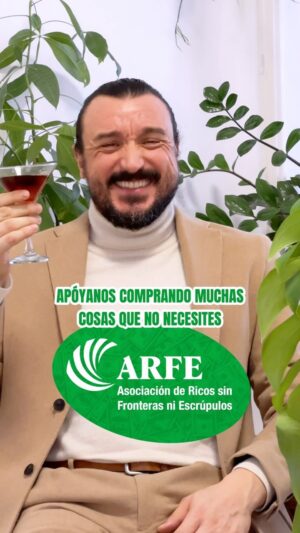 David Pareja Instagram - ARFE necesita tu ayuda una vez más, contamos contigo?😌
Tiramos a la basura más de 50 toneladas de residuos electrónicos y textiles cada año. Productos que, en su inmensa mayoría, han sido fabricados explotando a millones de personas. @greenpeace_esp #blackfriday