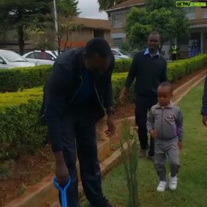 David Rudisha Instagram - Today i was privileged to grace the 4th annual preschool sports day at Moi Educational Centre, hey planting the tree was so special. #sportsforclimateaction.