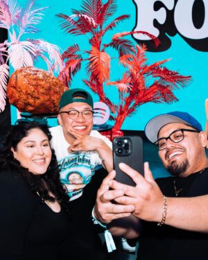 David So Instagram - Ever eat super spicy chicken in front of a live studio audience!? 😂 The first ever live on stage episode of @dudesbehindthefoods is up on YouTube now!
Link in bioooo 🔥🔥🔥
‘‘Twas a good time! What city should we hit next?
Thanks again @spotify and @howlinrays!

📷: @jayceealcala