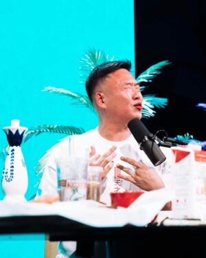 David So Instagram - Ever eat super spicy chicken in front of a live studio audience!? 😂 The first ever live on stage episode of @dudesbehindthefoods is up on YouTube now!
Link in bioooo 🔥🔥🔥
‘‘Twas a good time! What city should we hit next?
Thanks again @spotify and @howlinrays!

📷: @jayceealcala
