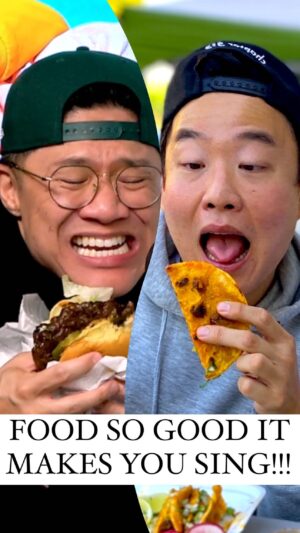 David So Instagram - You ever had food so good it made you break out into song??? 😂😂😂
Burgers from @forthewinla 🔥
#dudesbehindthefoods #dudesbehindthefoodspodcast #foodie #burgers