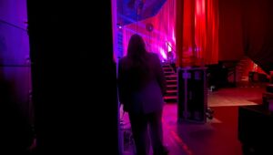 David Sundin Instagram - Johanna Nordström, otroliga människa. Vi har uppträtt på massa små standupklubbar tillsammans och det känns som NYSS! I kväll gick du i mål med din turné - i Globen. Två kvällar i rad. Och släppte en låt. Och biljetter till en TILL jävla glob. Tack för att jag fick komma och berätta var nödutgångarna fanns. ❤️ #ringpolisen @johannanordstrm