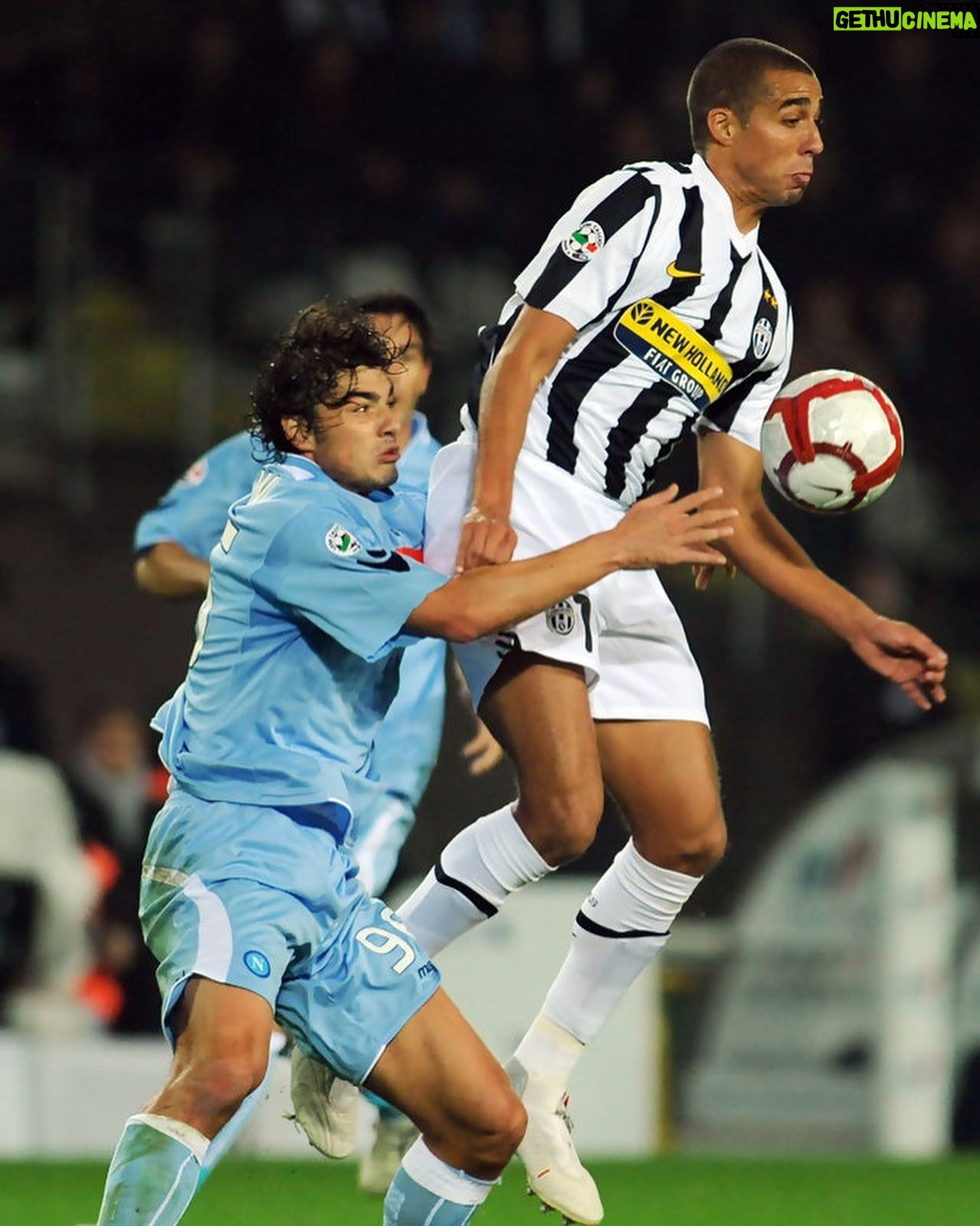 David Trezeguet - 27.2K Likes - #Napoli vs #Juventus ricordi..
forza ragazzi ⚪️⚫️
#Trezeguet #SerieA #NapoliJuve