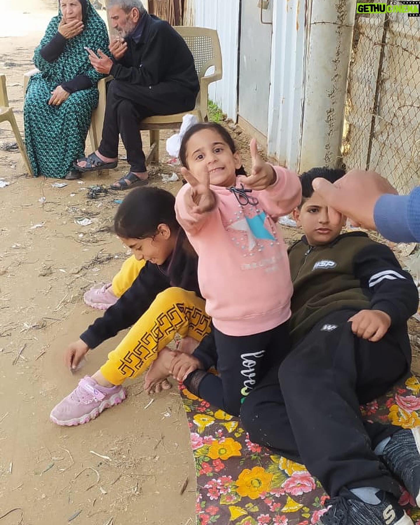 Davida Williams - 348 Likes - More urgent aid for Palestinians. Please help them evacuate via the Linktree in my bio ❤️-
@maryam__sendawi - a doctor currently in Egypt. She received word her mother was killed by bombs while cooking for the family and countless others she sheltered. Maryam’s 15 year old nephew ran to save her mother and was killed as well
@acc_mohamed_t_shahla - a father of 2, an owner of horse stables, and an accountant. His pregnant horse was killed during the war and they all looked forward to the birth
@muathjamal96 - a father of 2. One of which is 5 months old and his wife had to give birth without medication or anesthesia
@basma_shahla - mother of 2. Artist/photographer with a linen line whose children are sick and horrified.
We are personally responsible as Americans so this is our way of helping. Donate, follow them, share their stories