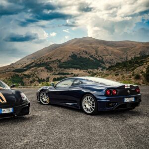 Davide Cironi Instagram - La #430Scuderia ha fatto in 2 giorni gli stessi numeri che la #360ChallengeStradale ha fatto in 2 mesi. Vi è piaciuto di più il video o vi piace di più la macchina? Chi preferisce 360 e chi 430?
#Ferrari #Review #YouTube