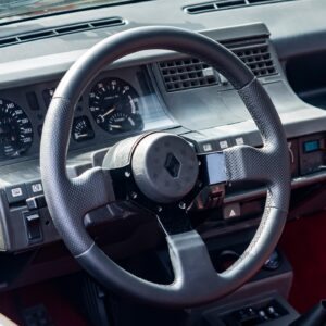 Davide Cironi Instagram - 2° episodio online ora!
Partendo da una scocca maciullata e reduce dei peggiori anni del tuning, oggi la #Renault #5 #GT #Turbo si è guadagnata il suo soprannome di #SerialKiller al 100%. Quello che più mi ha soddisfatto è stato allontanarla dalla sua indole di "bara con le ruote" per avvicinarsi ad uno sviluppo intelligente del progetto originale, rendendola efficace (e un minimo più sicura) nella guerra alle auto moderne più grosse e potenti. Il fatto che esteticamente mi piaccia tantissimo è un plus non da poco