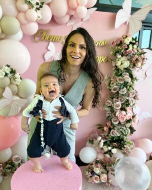 Dayana Handjieva Instagram - La familia - Кристиян с “я”, Даяна с “а” и Антони без “й” 🧸

#family #baby #momanddad #love #bigsmile #momandson