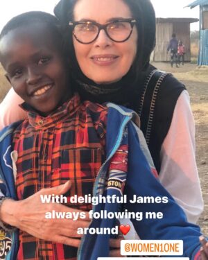 Dayle Haddon Instagram - Our beautiful young children in Nanyuki #Kenya. From many different backgrounds, they are full of joy despite what they’ve been through. The programs @thesimamaproject_  puts together supported by the tremendous love and dedication the staff provides to give them the loving home they lack is impressive. Each year I see the positive change in each child and I know I have the BEST partner on the ground in Kenya with @thesimamaproject_  Thank you for all you do. These children’s stories are a remarkable testament to the power of spirit against all odds…from running away at 6 years old to avoid a marriage to an old man to abandonment, beatings and abuse …and yet they found their way to #the center of worth, @thesimamaproject_ and @women1one to get the love support and education they so badly need.  We are pictured on the new land we want to develop to give them a safe permanent home. You can help support this project through the link in my bio. Much love and gratitude for helping us help these worthy children…our future!!
 Our deepest thanks to the wonderful foundation @artemisrisingfoundation who have supported our work with the most needy children from the very beginning.. thank you from the bottom of our hearts. We couldn’t do this work without your generous support🙏🙏🙏❤️ #womenone #artemisrisingfoundation #reginakscully @reginascully #women1one #thesimamaproject #helpingchildren #educateagirl #futurepromise #centerofworth #kenya #nanuki #makeadifference #gratitudechallenge #educateher #educateagirlchangethenation