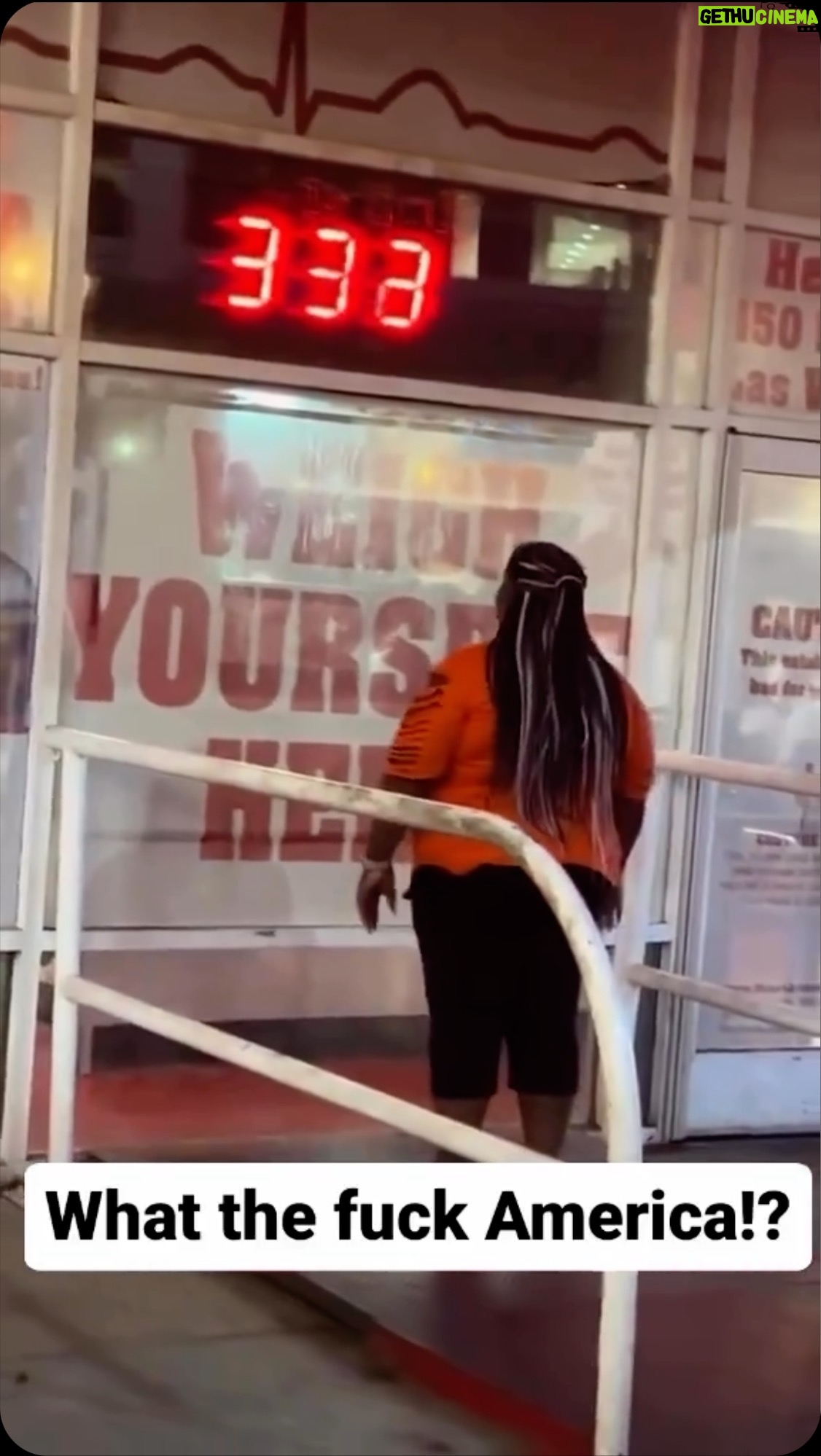 Daym Drops - 0.9K Likes - Ahhh yes, the good ol’ @heartattackgrill spot!! I have been given MANY A SPANKINGS there for PURPOSELY not finishing my food JUST TO HAVE A FEW Waitresses Spank me!! 😳 Because JUST ONE could NEVER get the JOB DONE! 👀🤷🏾♂️
#PutSomeStankOnItBeloved 💥