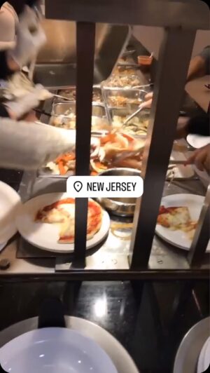Daym Drops Instagram - 🤪🤪 These would be the SAME WOMEN that would tell you the @cheesecakefactory is NOT an ideal FIRST DATE Spot but take her Funky A$$ to an ALL YOU CAN EAT Buffet Trap Spot with Crab Legs?!? 👀👀👀 Now watch the Phukkery Ensue! 😒😒😒😒✌🏾
