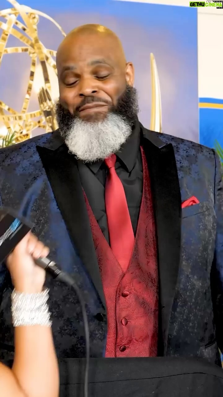 Daym Drops - 427 Likes - Red Carpet Tingz: 49th Daytime Emmy Activity! Don’t mind me SPLASHIN’ on em with the FIT! It’s just what I do Baby!! 🙌🏾💯🙌🏾 Throwback Jawn!!
@netflix Fresh, Fried & Crispy 🔥🔥🔥
