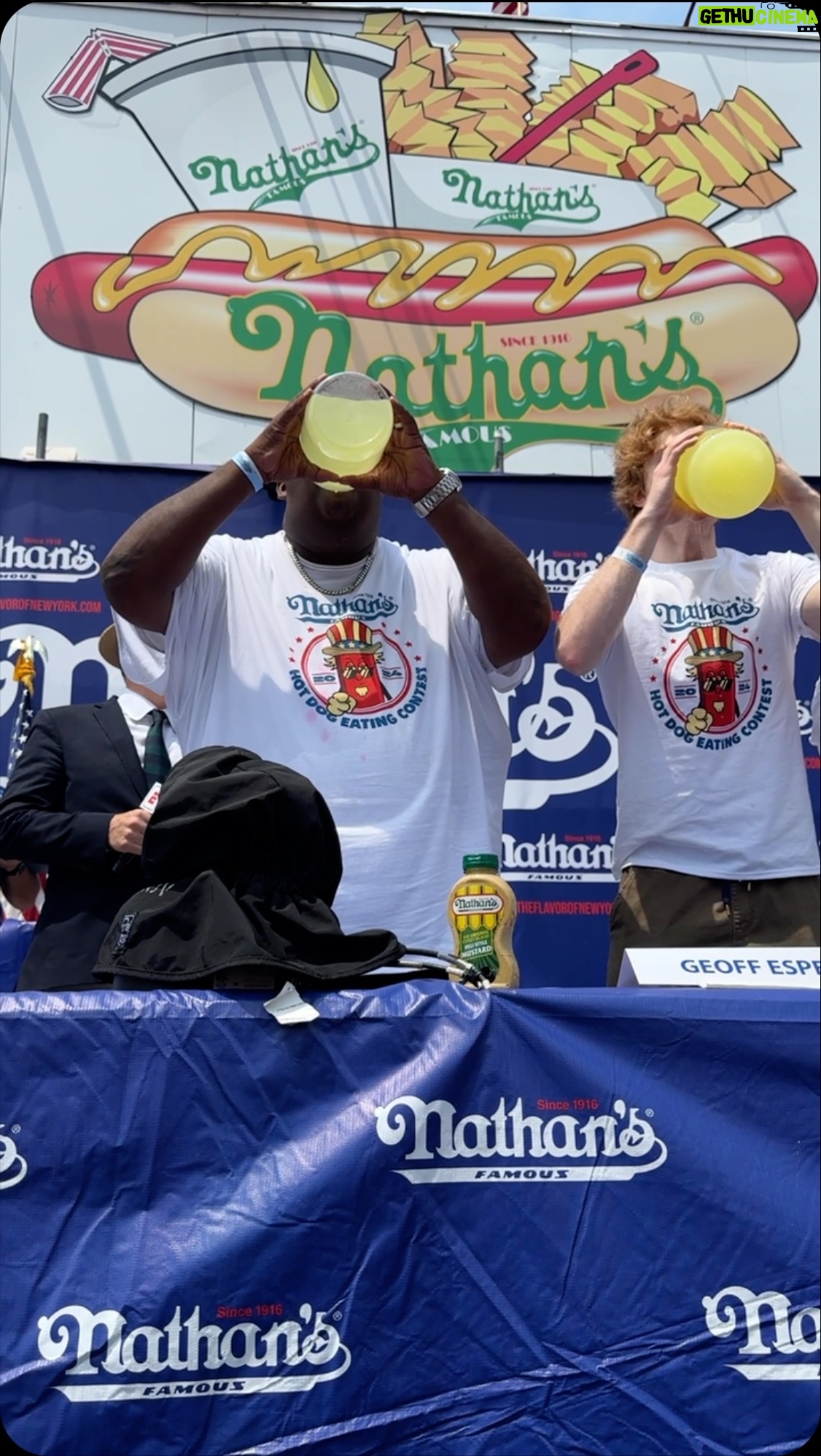 Daym Drops - 769 Likes - The CHUG CONTEST Started off GREAT and @badlandsbooker took the “W” but it was @airsoftfatty that stole the show for the Crowd at the End!! 🤮🤮🤮
Now THAT is what you call a Grand Finale ✌🏾✌🏾