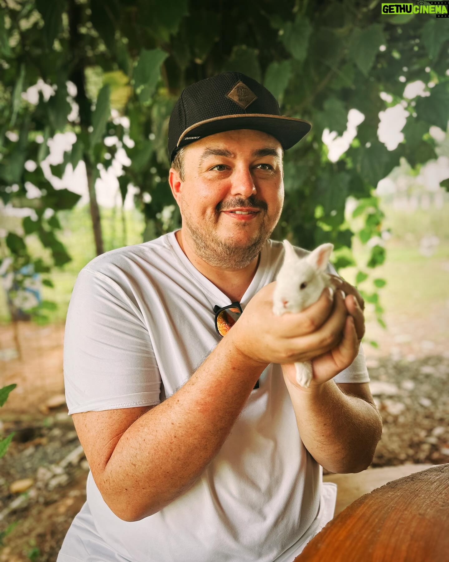 Daz Black - 90.9K Likes - Today I felt you all deserved a picture of me holding a bunny 🐰 you’re welcome