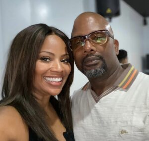 DeShawn Snow Instagram - My cuzzo, Eric…..I’m missing you 💔

Reflecting on the memories we shared brings me both joy and sorrow.

No matter how wild I got or how much mouth I had (as a teen), I always knew you and Sean had my back. Y’all didn’t play about me.💯 You were like a brother in that way. 

I’m so appreciative of our daily FaceTime calls over the past several months. Your smile was reassuring and your faith was inspiring. I called myself pouring into you, but your grace, your strength, and your faith impacted me more than you know.  I am so grateful that I was able to come see, hug and kiss on you a couple weeks ago. 

Although it’s heartbreaking that you are no longer here, I find comfort in knowing that you are no longer in pain. Four years ago they said you had 90 days…You were a warrior. And you fought a good fight. Rest well cuzzo!  Until I see you again.🕊️🤍