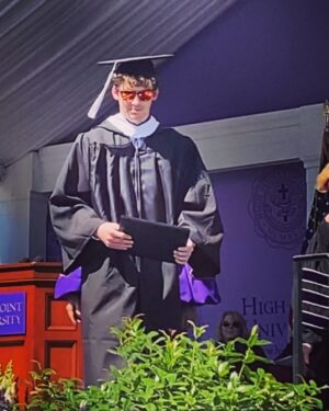 Dean Cain Instagram - The Graduate!!! #ProudDad ❤️
@highpointu