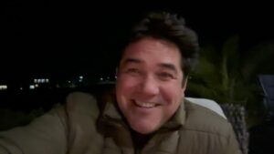 Dean Cain Instagram - Stay warm this winter!! Helios heated jackets!!
Merry Christmas!! 
https://megamorning.deals/