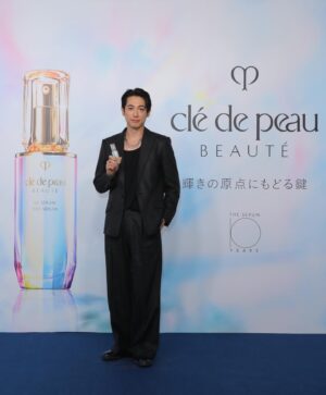 Dean Fujioka Instagram - .
𝐂𝐥𝐞́ 𝐝𝐞 𝐏𝐞𝐚𝐮 𝐁𝐞𝐚𝐮𝐭𝐞́

「輝きの原点にもどる鍵」POPUPイベントへ。
#細胞からはじまる輝き という #クレドポーボーテ さんの考えに深く共感しました。

コロナ禍以降、世の中の様々な物事が細胞レベルで爆発的にTransmuteしています。
この変化に適応しながら、自分自身と向き合い、己の肉体とのシンクロ率を高め、表現活動を突き詰めていきたいと思います。

イベントは事前予約制で8月18⽇(金)〜8⽉27⽇(日)までとのこと。
@cledepeaubeaute

#ルセラム
#pr