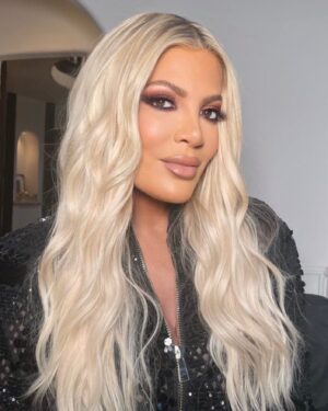 Dean McDermott Instagram - I mean . . . Holy Smoke Show!!! Hot wife ALERT!! #gorgeousgirl #wife #hottie