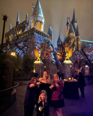 Dean McDermott Instagram - Had an incredible and inspiring night last night at The Stand Up For Kids Gala @unistudios A night of fashion, fun and fundraising for @luskinoic thank you to all the doctors, nurses and the Luskin Orthopedic Institute for children for helping kids be kids. No patient is ever turned away, regardless of insurance status. @carolinerhea4real was a wonderful host and a performance by @scarlettkateferguson and @piatoscano brought the house down and the tears. Such a beautiful inspiring performance.🙏❤️The night was topped off with Harry Potters World closed down for all the gala guests for 2 hours. Such a special treat!!! Thank you to all the gala volunteers and @stefaniekeenan @topshelfconcierge #luskinoic #standupforkids #standupforkidsgala #universalstudios #johnvarvatos