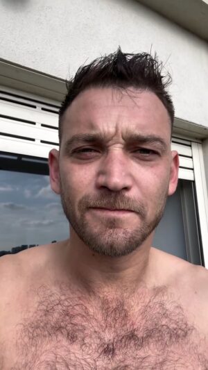 Dean Miroshnikov Instagram - הוא אפילו לא זכר 
Насрала