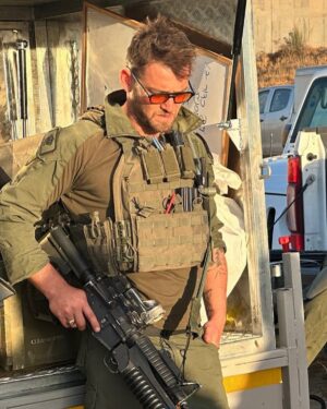 Dean Miroshnikov Instagram - יום של מחשבות. זכרונות עצובים. אני מרכין את ראשי בפני כל הנופלות והנופלים שהגנו בגופם על המולדת בכדי שנמשיך לחיות כאן. בתקווה גם יום של תובנות. נזכור.