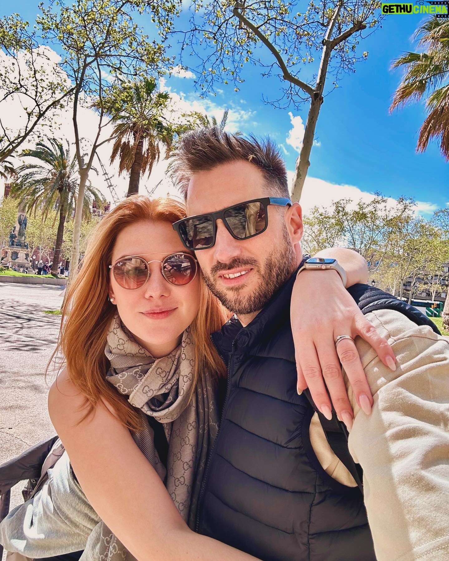 Debbi - 466 Likes - Last day in Barcelona 💒 ♥️🤗 #trip #vacation #konecneteplo☀️ #barcelona🇪🇸