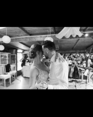 Debbi Instagram - Něco si tady ještě odložím 🙌🙌 #vdobrymizlym #wedding#debbilife
