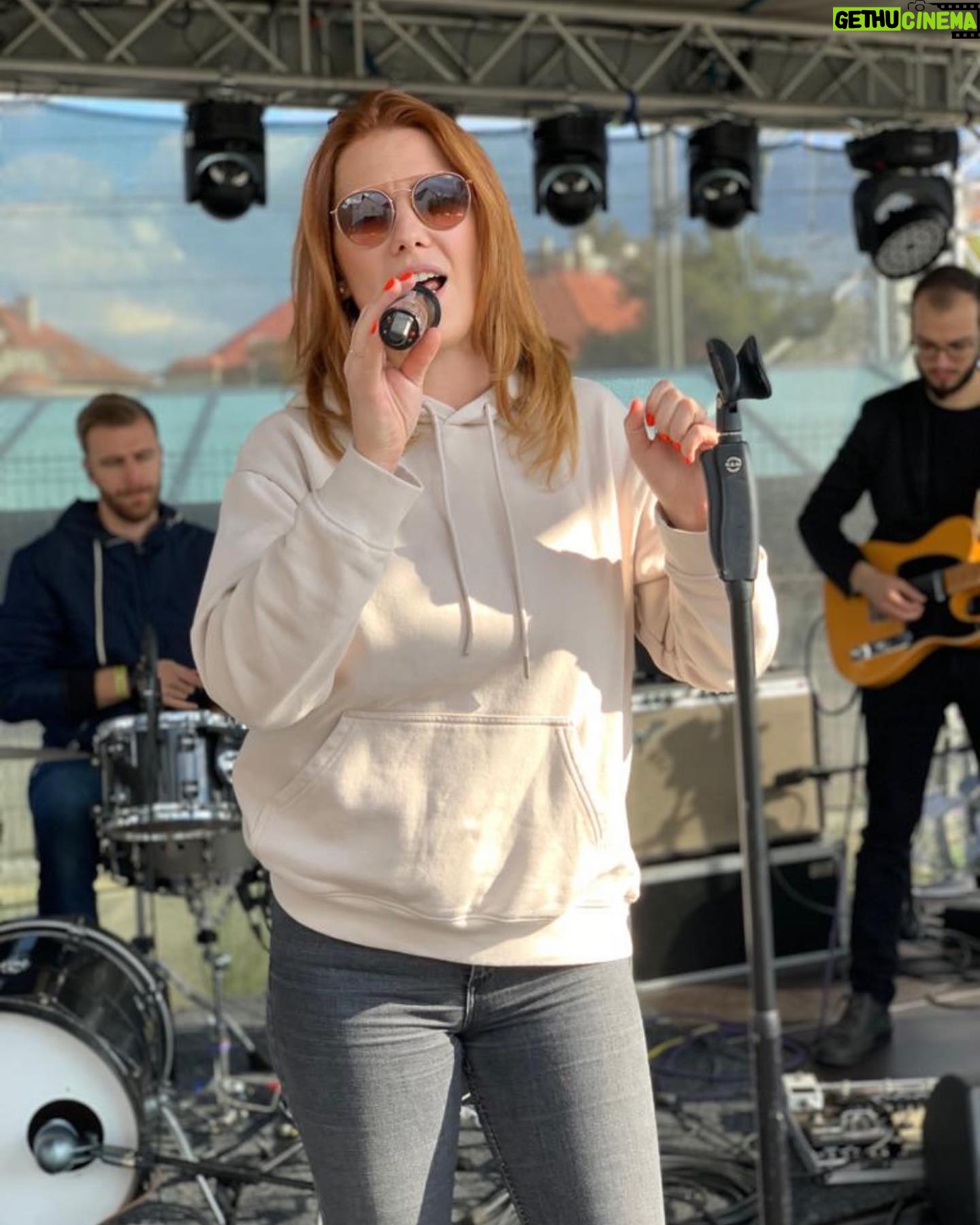 Debbi - 384 Likes - 🎤♥️#nekrasnejsipocit#debbilife