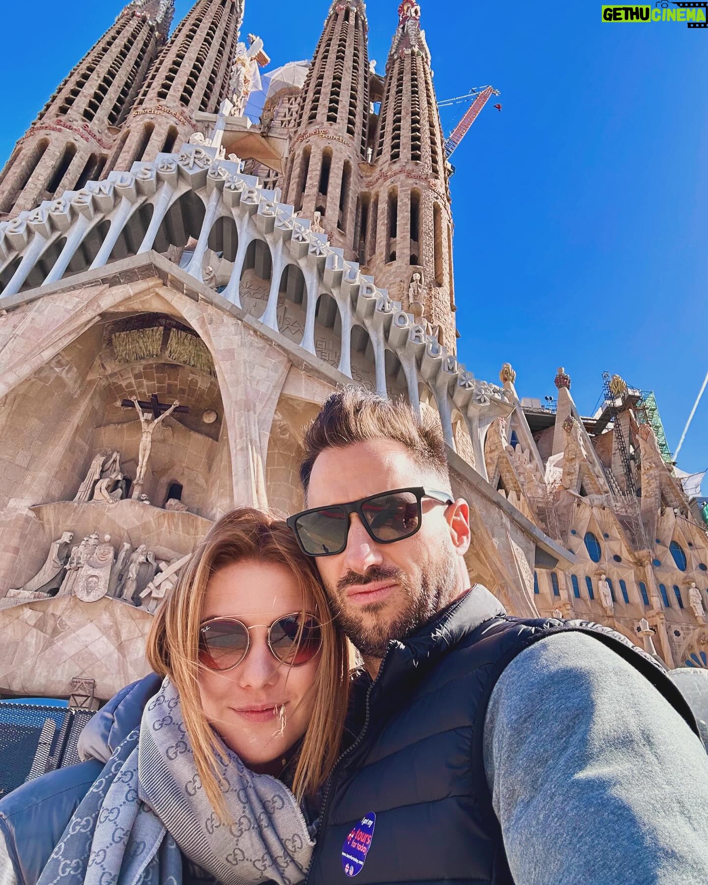Debbi - 466 Likes - Last day in Barcelona 💒 ♥️🤗 #trip #vacation #konecneteplo☀️ #barcelona🇪🇸