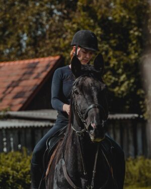 Debbi Instagram - My love ♥️🐎 #kdyztrovnaneprsi#dayoff #debbilife