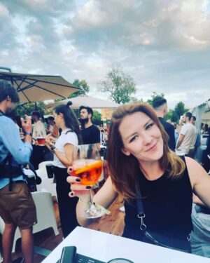 Debbi Instagram - Skvělý zážitek 🤗 skvělá hudba a boží atmosféra, děkuji @glorchestra za pozvání. Těším se hned na příští stanici … 🥳🎊