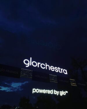 Debbi Instagram - Skvělý zážitek 🤗 skvělá hudba a boží atmosféra, děkuji @glorchestra za pozvání. Těším se hned na příští stanici … 🥳🎊