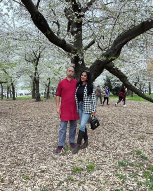 Debleena Sen Instagram - Washington DC photo dump part 1. 

Thanks @anitmuk for the amazing time in DC. ❤️🙏🏽

#childhoodfriends #washingstondc #cherryblossom #pyaar #kids #funtime #familytime