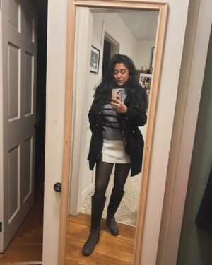 Debleena Sen Instagram - Because I think I looked cool! 🤣🤣😂😂

#selfobsessed❤ #clarksboots #pyaar #us #couplegoals #dinnerdate #tequilasunrise #mirrorselfie