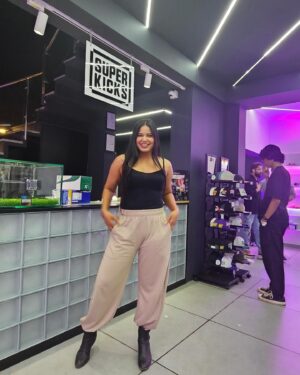 Deborah Doris Fell Instagram - 🤯🌸🤯♥️

@superkicksindia @thecatalyst.in @nainabhandary 🫶🏽

• 

#deborahdorisfell #styleblog #bossbabe #superkicks #superkicksindia #sneakers #nike #adidas #converse #toms #shoelove #shoelover #hyderabad #telangana #india #fashion #summers