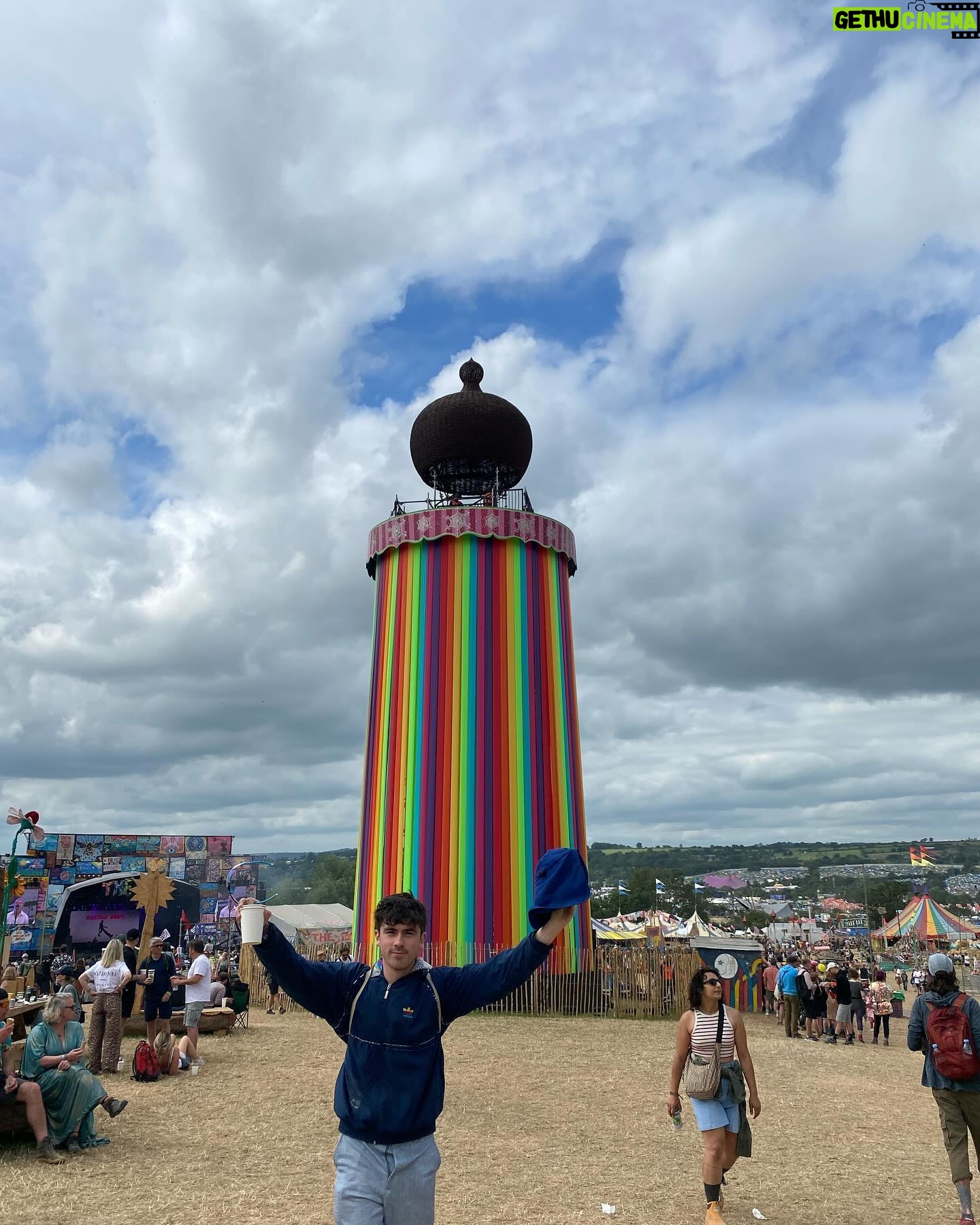 Declan McKenna - 41.5K Likes - Some Glastonbury bts for yas, another year roaming the magic farm. What a smash it was.
Cheers to everyone who came to my gig, what an absolute vibe and a dream to play to a yuge crowd down the woodsies.
My highlights for those interested:
Friday
Running up to the park after my gig to catch the second half of @edgar_the_breathtaker unreal set featuring cutest moment of the whole thing followed by @fontainesband transitional epic headline show.
Saturday
@maryinthejunkyrd virtuosic gig getting a melting midday crowd chanting for more on bbc introducing
@mikeskinnerltd co filling the other stage with both an impending sense of dread and bursting love,
@coldplay bar about 20 minutes of pure waffling was a smash - waffling still somewhat entertaining.
As always if @flamingodsmusic are playing a post headliners set at the hms sweet charity - don’t you dare miss it, shit hot band, absolutely pumping.
Sunday
@mdou_moctar infecting the sore legs of sunday mid afternoon with the groove probably the most rippin guitar playing of the whole thing. Out-Rageous.
@mountkimbie also on unreal form at the park king krules return.
And for me the best of all was a completely exhillerating final 1 2 punch of @etjusticepourtous hypnotic and hard hitting masterclass in electronic music, sound and visuals in a league that belongs only to them over on the west holts followed right after by a raucous crowd at the wild and sometimes absolutely fucking metal perfomance from @thescratchmusic in shangri la.
Always too much to see, always too good to miss! Love ya @glastofest
