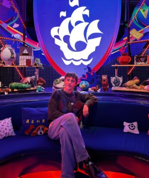 Declan McKenna Instagram - Mam I’m on blue Peter! 
Tonight at 5
@cbbc 
X