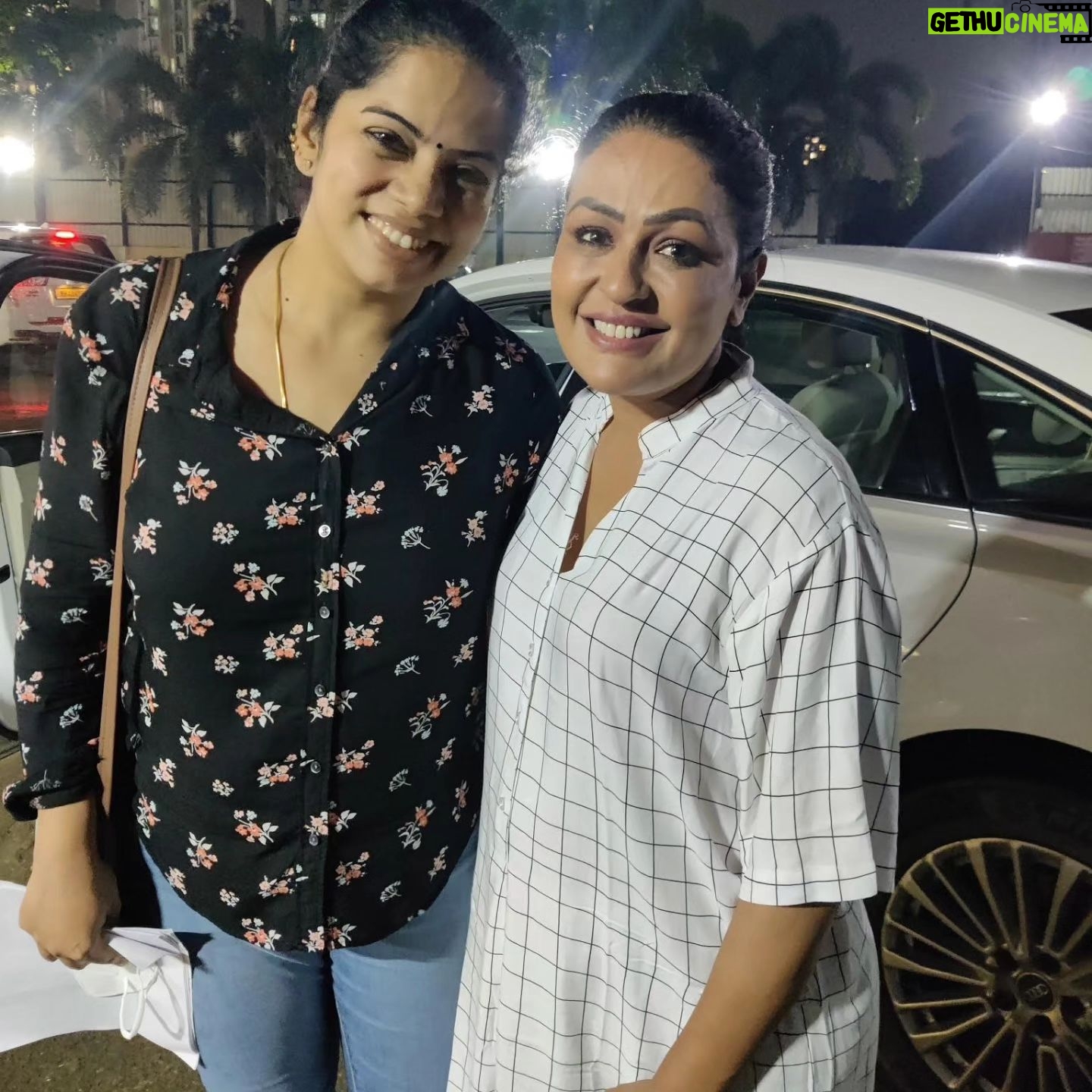 Deepa venkat - 7.6K Likes - "Merry Christmas" releases today😊
Please do watch in theatres:)
I've had this very very special, and unique opportunity to work on the sets with the lovely diva @katrinakaif . Perfect example of a committed and hardworking actor!
A fan of the film, "Ek Hasina Thi", and the hugely popular "Andhadhun", working alongside the master-of-whodunnits, Director Sriram Raghavan has been nothing short of a masterclass.
Can anyone not love VJS??? What was beautiful was, watching him work through each shot on the sets, polishing his hindi lines and constantly improvising with every rehearsal, each take.. mindblown.
The editor and co-director Mrs.Pooja Ladha Surti was an absolute delight on the sets with insightful inputs that comes from her vast experience of working in so many notable films. Thank you for being so kind, Pooja😍
My partner, friend and dear dear Saran, I've been so blessed to be able to work alongside you! Your patience and focus is amazing. Can't wait to see all that you're going to create in the years to come!
Sharing a few pictures with the witty, charming @radikaasarathkumar , my all time favourite and powerhouse performer @ashwinikalsekar , and a few clicks from the sets of this very special film.
Thank you, universe!
SriramRaghavan @tipsfilmsofficial @matchboxpix @rameshtaurani @sanjayroutraymatchbox @jaya.taurani #KewalGarg @actorvijaysethupathi @katrinakaif @radhika_sarathkumar #KavinBabu @actor_shanmugaraja @ashwinikalsekar #RajeshWilliams @radhikaofficial @gayathrieshankar #PariSharma @ipritamofficial @yughabharathi #PoojaLadhaSurti #ThiagarajanKumararaja #PratheepKumarS @abduljabbar_offl #PrasannaBalaNatarajan @latatudinal @mayursharma22011 #MadhuApsara @vishal_bajaj_1603 @daniel.b.george @imdeepavenkat @anaitashroffadajania @gopiprasannaa