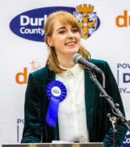 Actress Dehenna Davison HD Instagram Photos and Wallpapers December 2023