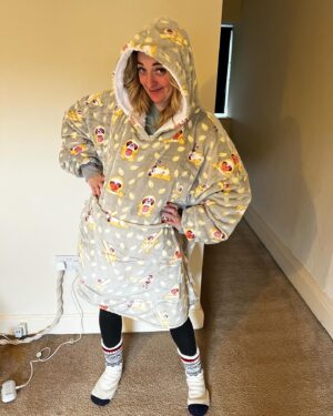 Dehenna Davison Instagram - How Christmas Day started v how it ended! 

(Last pic taken minutes before I slipped into a sofa food coma)