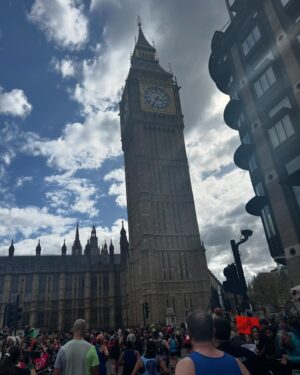 Dehenna Davison Instagram - A quick look back at today’s @londonmarathon. Some brilliant highs (a fair few lows) but I finished it without stopping once, and all to raise money for the brilliant @national_migraine_centre. There’s still time to donate so please do (my aching legs would appreciate it!!) and the link is in my bio 🏃‍♀️ #migraine #migrainewarrior #migraineawareness